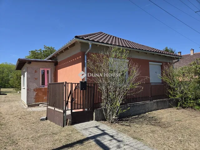 Eladó ház Galgahévíz 70 nm