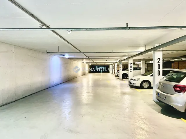 Kiadó garázs Budapest XI. kerület, Szerémi út 15 nm