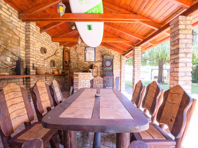 Eladó üdülő és hétvégi ház Ráckeve, Angyali-sziget 192 nm