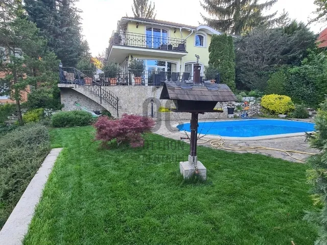 Eladó ház Budapest II. kerület, Budaliget 390 nm