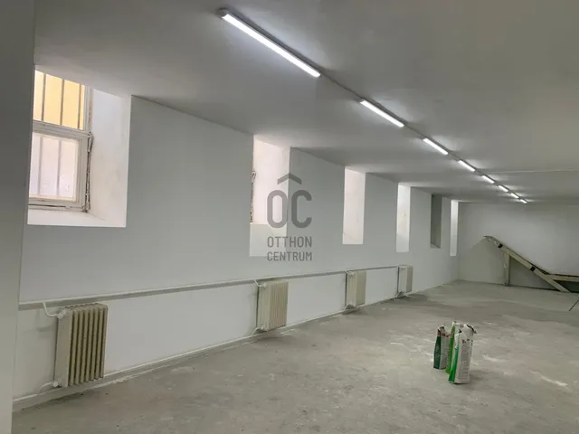 Eladó kereskedelmi és ipari ingatlan Budapest X. kerület, Laposdűlő 201 nm