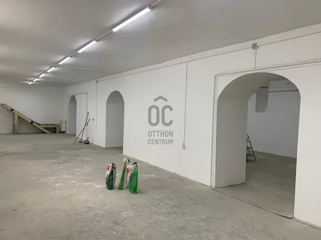 Eladó kereskedelmi és ipari ingatlan Budapest X. kerület, Laposdűlő 201 nm