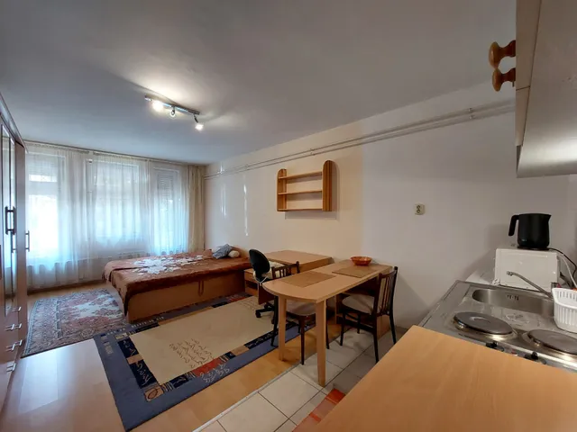Kiadó lakás Szeged, Alsóváros 28 nm