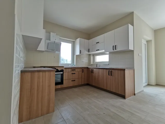 Kiadó ház Szeged, Béketelep 126 nm