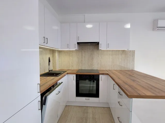 Eladó lakás Szeged, Felsőváros, Kereszttöltés utca 60 nm