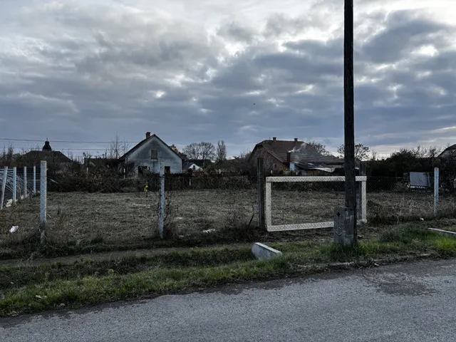 Eladó telek Makó, Honvéd, Aulich utca 725 nm