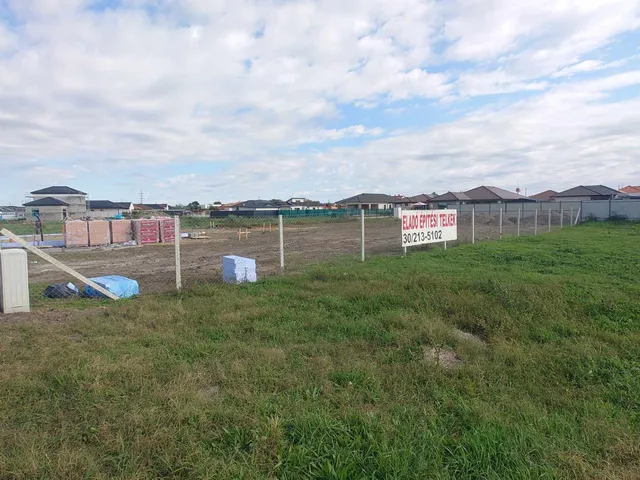 Eladó telek Szeged, Béketelep 700 nm