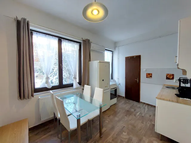 Kiadó lakás Szeged, Belváros, Bécsi körút 30 nm