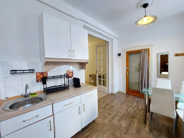 Kiadó lakás Szeged, Belváros, Bécsi körút 30 nm