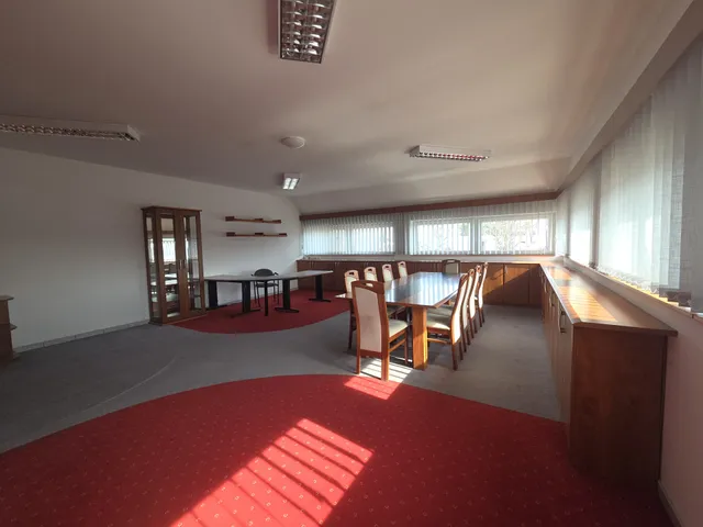 Kiadó kereskedelmi és ipari ingatlan Szeged 54 nm