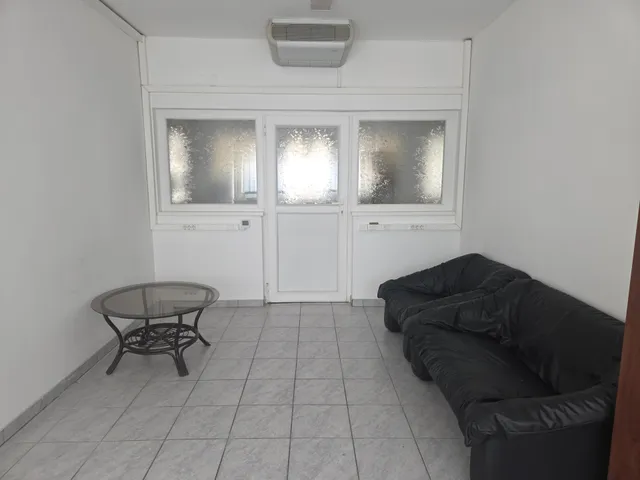 Kiadó kereskedelmi és ipari ingatlan Szeged, Iparváros 18 nm