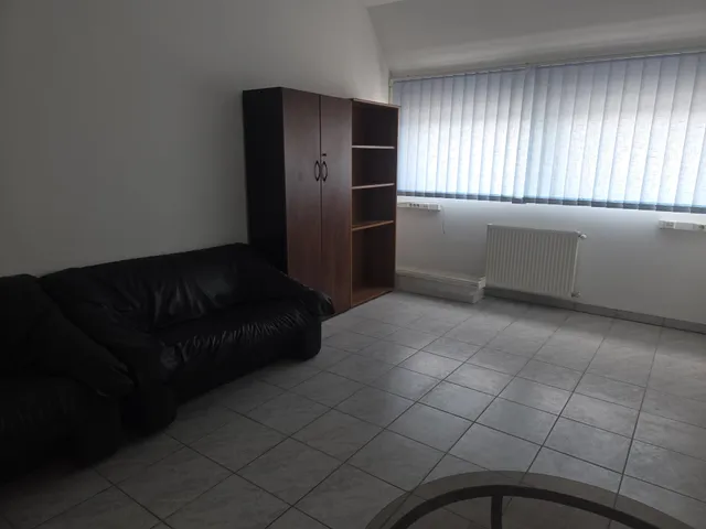 Kiadó kereskedelmi és ipari ingatlan Szeged, Iparváros 18 nm