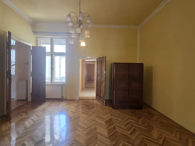 Eladó lakás Szeged, Belváros, Bartók tér 107 nm