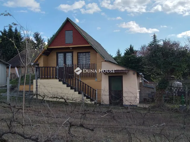 Eladó üdülő és hétvégi ház Nyergesújfalu, Zártkert 36 nm