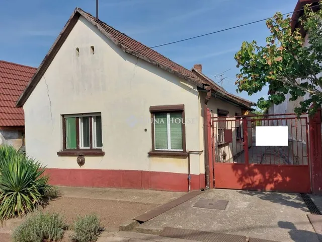 Eladó ház Nyergesújfalu 63 nm