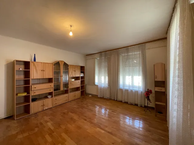 Eladó ház Süttő 89 nm