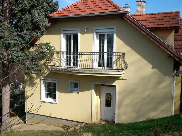 Kiadó ház Dömös 196 nm