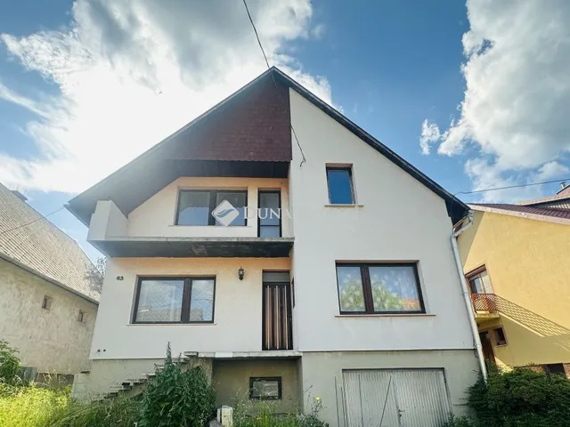 Eladó ház Nyergesújfalu 298 nm