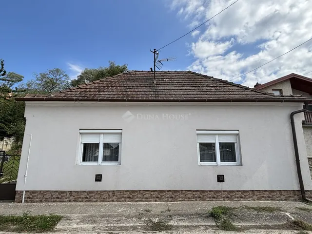 Eladó ház Süttő 106 nm