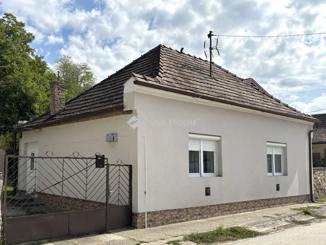 Eladó ház Süttő, Petőfi Sándor utca 106 nm
