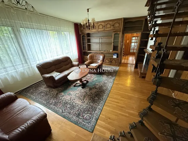 Eladó ház Nyergesújfalu 167 nm