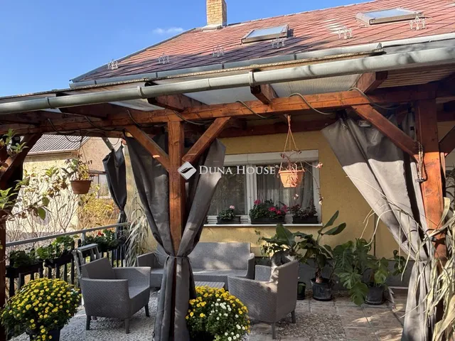 Eladó ház Lábatlan, Rákóczi Ferenc út 185 nm