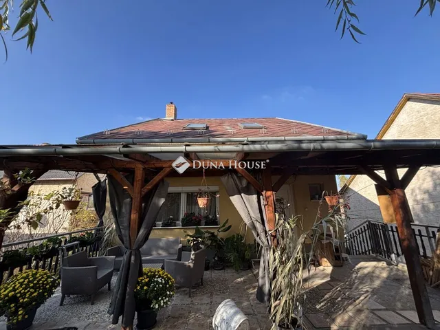 Eladó ház Lábatlan, Rákóczi Ferenc út 185 nm