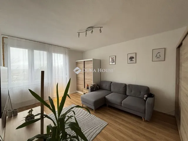 Eladó lakás Esztergom, Szalézi utca 41 nm