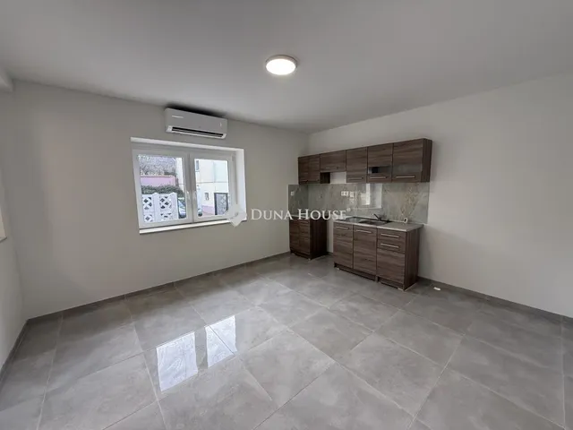 Eladó lakás Tokod, Temető utca 45 nm