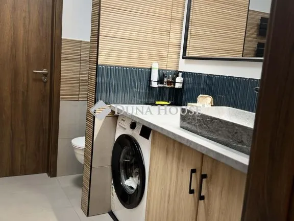 Eladó lakás Esztergom, Kossuth Lajos utca 114 nm