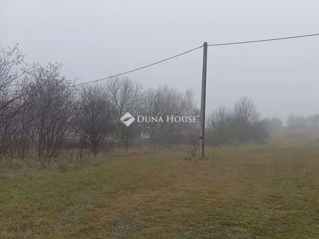 Eladó telek Nyergesújfalu 1306 nm