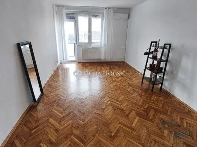 Eladó lakás Nyergesújfalu, Tó utca 55 nm