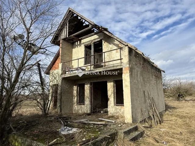 Eladó üdülő és hétvégi ház Komárom, Külterület 46 nm