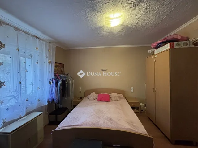 Eladó ház Bajót, Damjanich János utca 71 nm