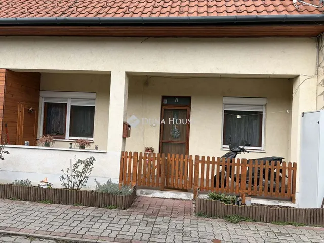 Eladó lakás Nyergesújfalu 39 nm