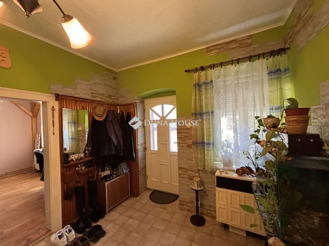 Eladó ház Tokod, Alkotmány utca 42 nm