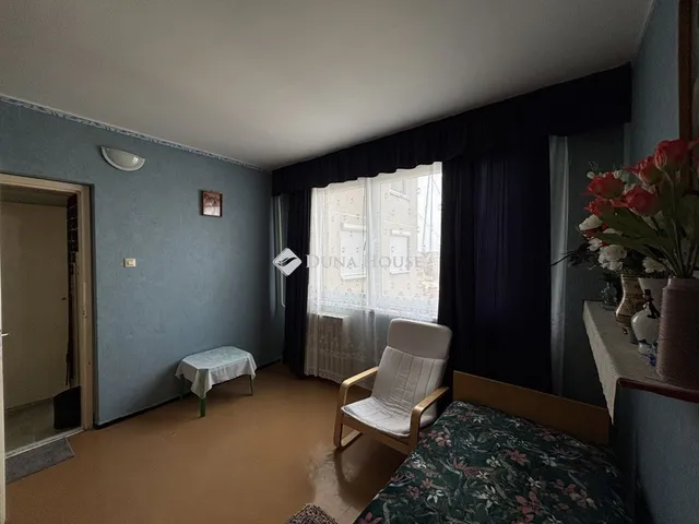 Eladó lakás Nyergesújfalu, Május 1. tér 54 nm