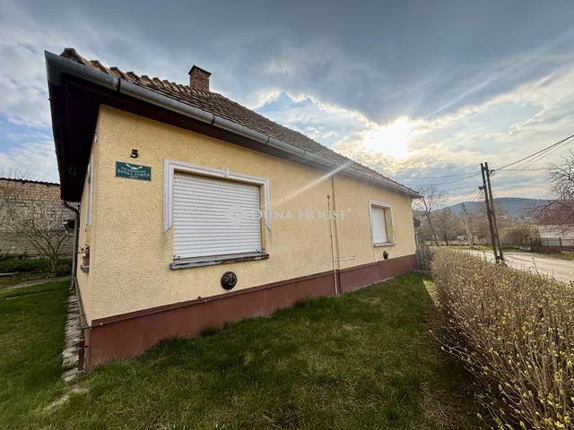 Eladó ház Epöl 72 nm