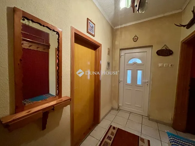 Eladó ház Epöl, Arany János utca 72 nm