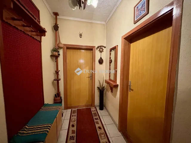 Eladó ház Epöl, Arany János utca 72 nm