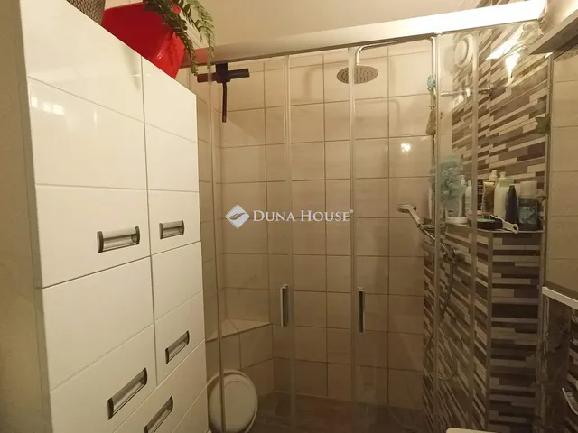 Eladó lakás Nyergesújfalu, Május 1. tér 54 nm