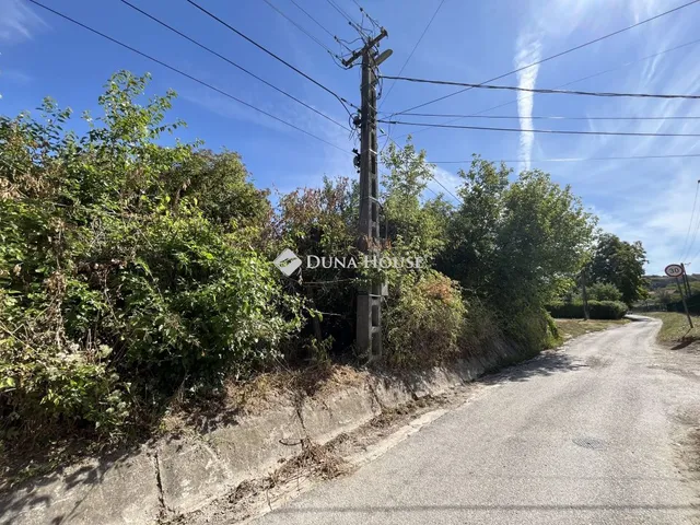 Eladó telek Neszmély 324 nm