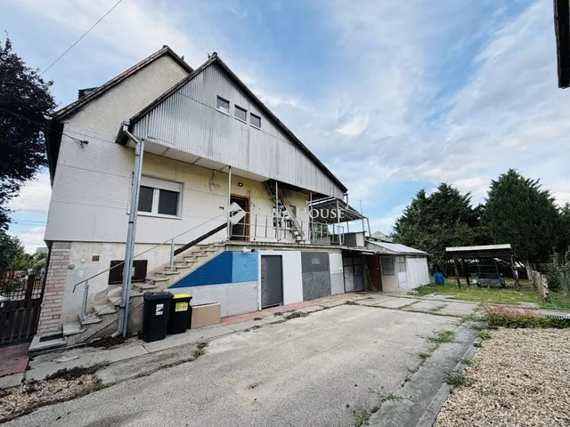 Eladó ház Tát, Váci Mihály utca 305 nm