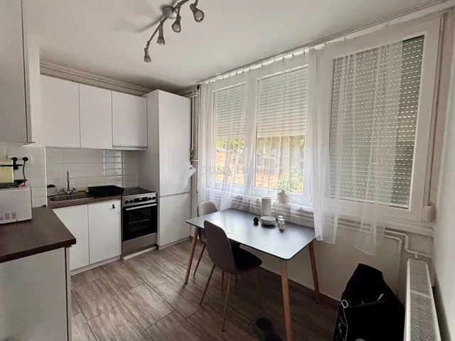 Eladó lakás Lábatlan, Piszkei lakótelep 68 nm