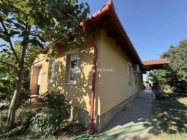 Eladó ház Szákszend 90 nm