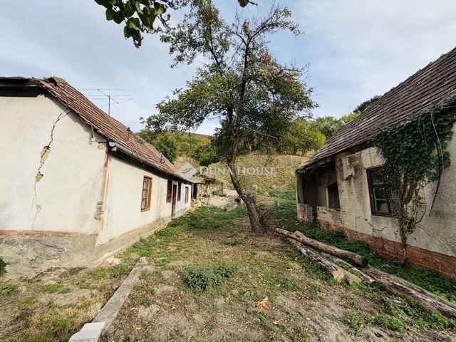 Eladó ház Esztergom, Hunyadi János utca 69 nm