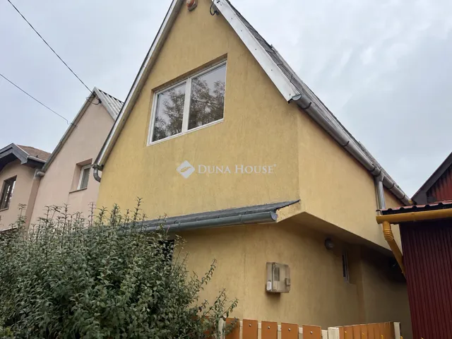 Eladó nyaraló Esztergom 52 nm