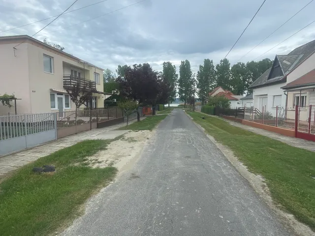 Eladó nyaraló Balatonberény 76 nm