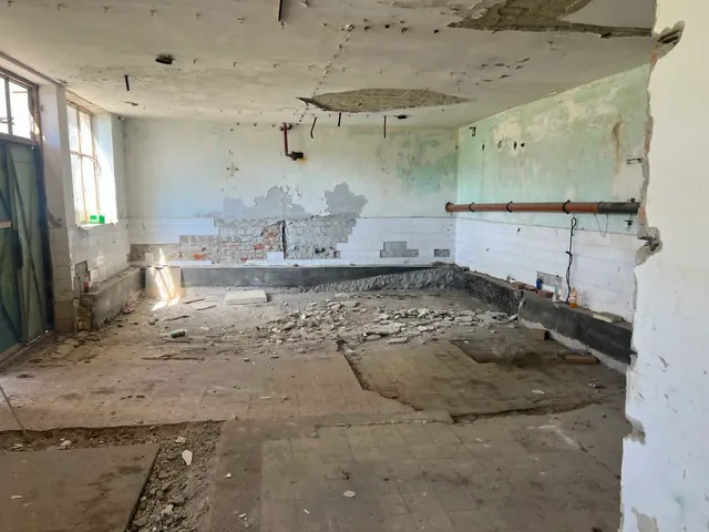 Eladó kereskedelmi és ipari ingatlan Balatonfűzfő, Fűzfőgyártelep 1560 nm