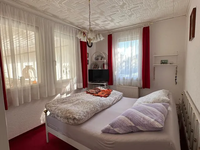 Eladó ház Lenti, Lentihegy 270 nm
